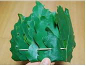 왕관 주인의 머리 사이즈에 맞게 점점 늘려나간다.